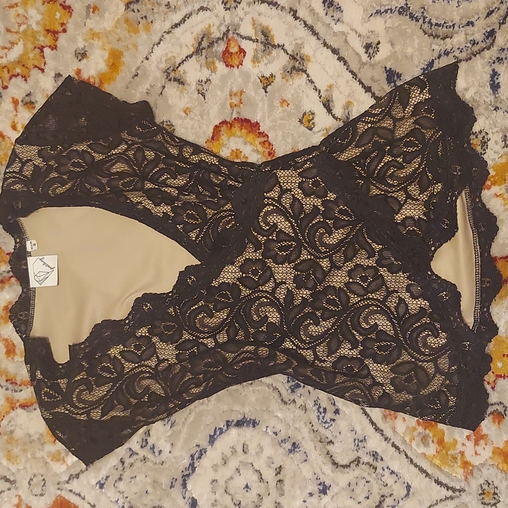 3 for $20!!!! 😍 Janet Chung Women's Lace Blouse